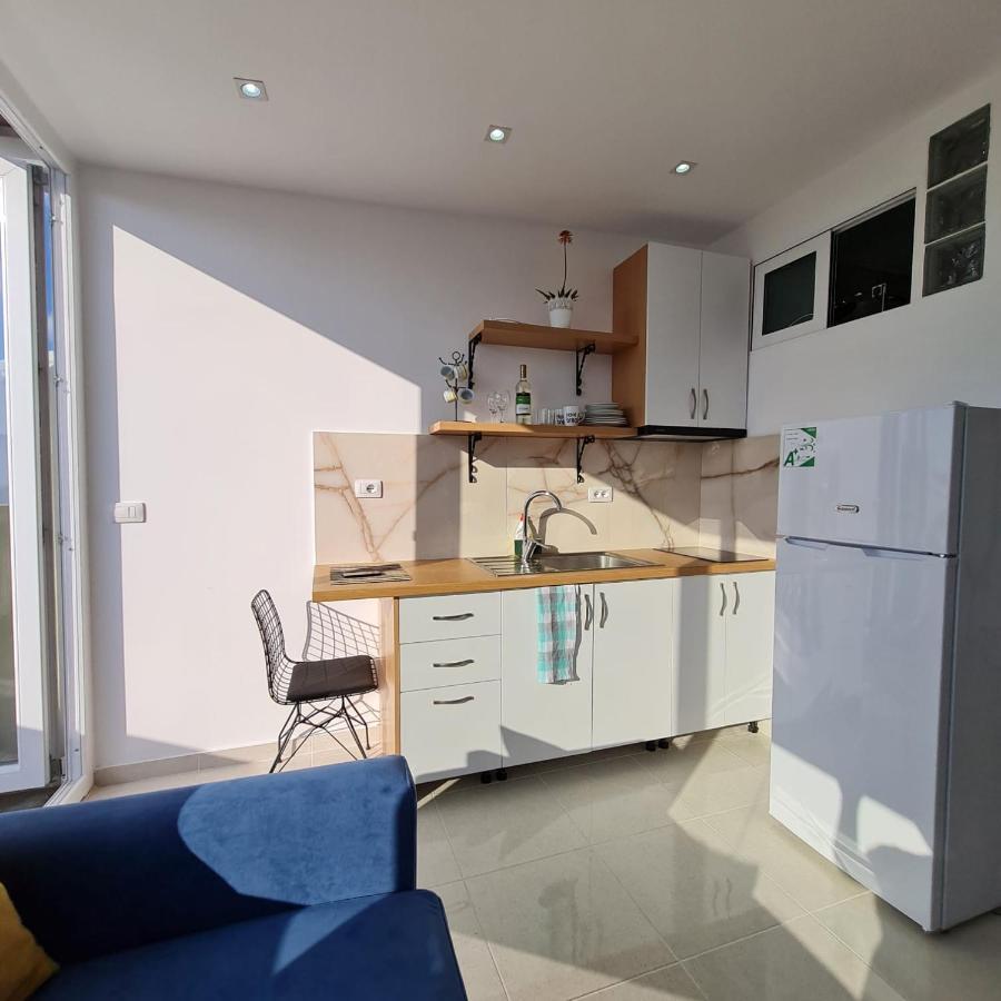 Mario Apartments 2 - Vlorë Buitenkant foto